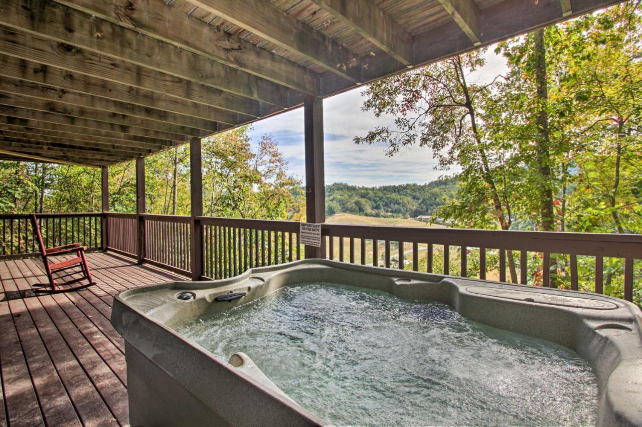 Pigeon Forge Scenic Solitude With Private Hot Tub! Екстериор снимка